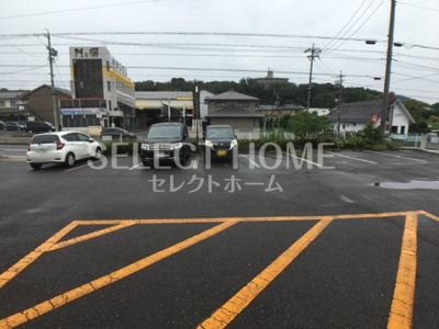 【駐車場】 | シャルマン平成 | 駐車場に車を止められます