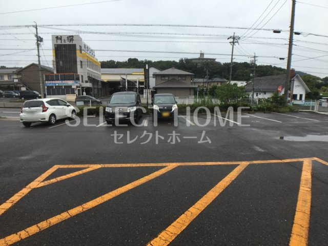 【駐車場】 | シャルマン平成 | 駐車場に車を止められます