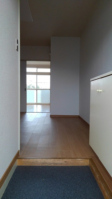 コーポ幸Aの玄関