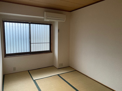 【和室】 | 高安ヤノハイツA棟 | 柔らかい畳が心地よい和室