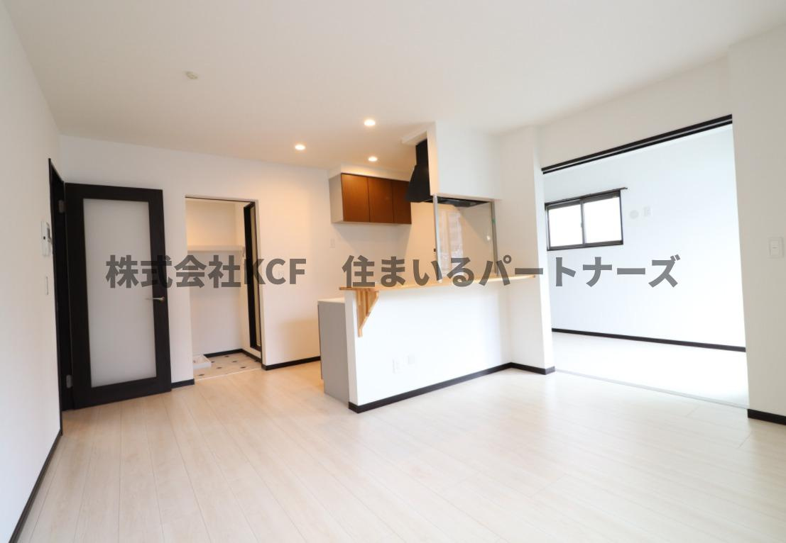 ユーズフォレシア小頭町の居間・リビング|※2021年8月完成の同型アパート内装写真です。詳細はお問い合わせください。