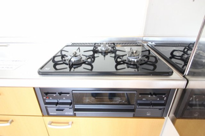 【キッチン】 | ディアコートつくば | ３口コンロつき