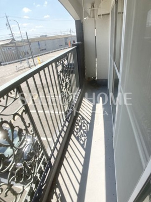 【バルコニー】 | メゾンヤマダ | 開放的で明るい空間を演出してくれるバルコニーです