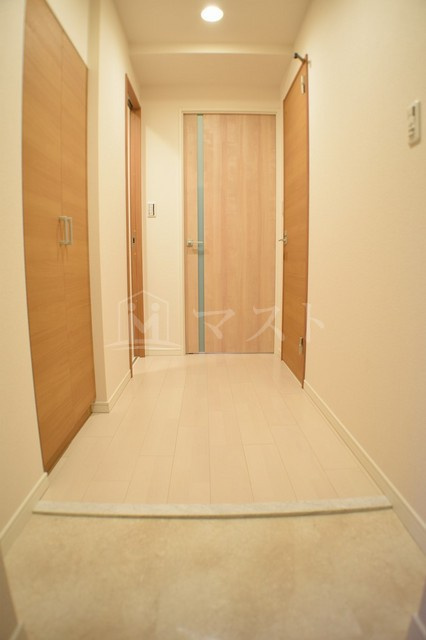 ラクラス長堀橋の玄関