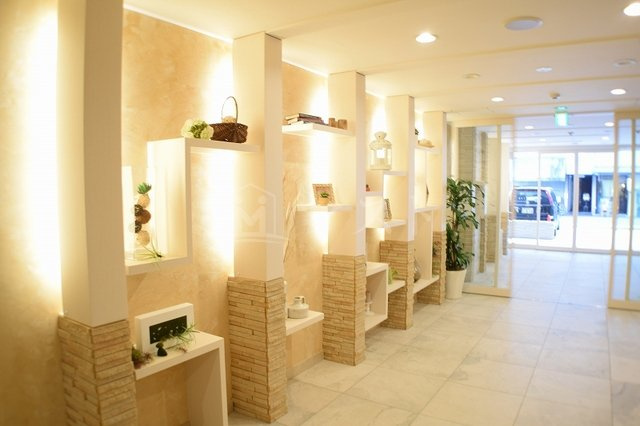 ラクラス長堀橋のロビー