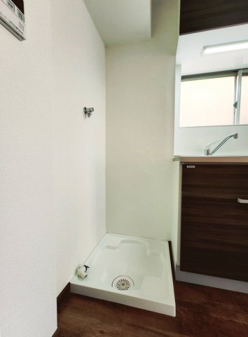【設備】 | 泊第一ビル | 洗濯機置場