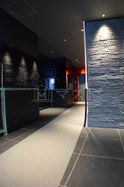 ルーエ本町のロビー