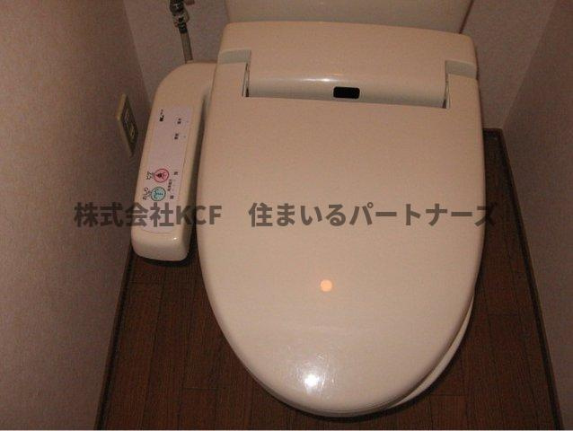 ブルーツリーアンのトイレ|落ち着いた色調のトイレです