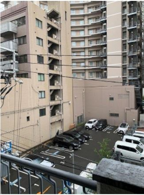 【展望】 | ブールバール南森町 | バルコニー前面、道路＆駐車場につき、開放感ございます