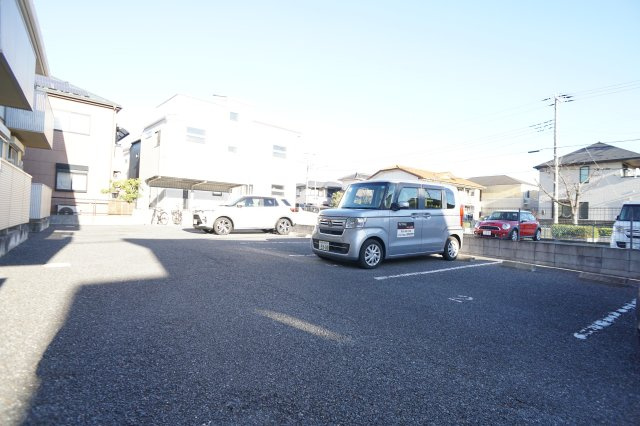 メゾンルミエールの駐車場|駐車場。現在、空き区画が御座います♪