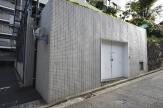 【その他共用部分】 | 敷地内ゴミ置場です。