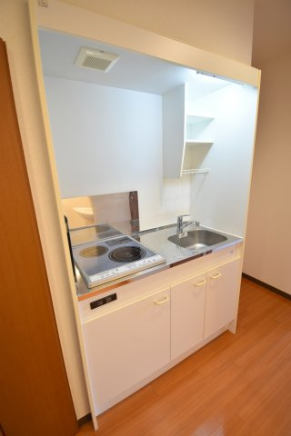 ロイヤルクイーンズパーク江坂　仲介手数料無料のキッチン