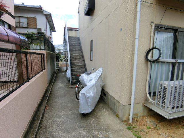 置田ハイツのエントランス
