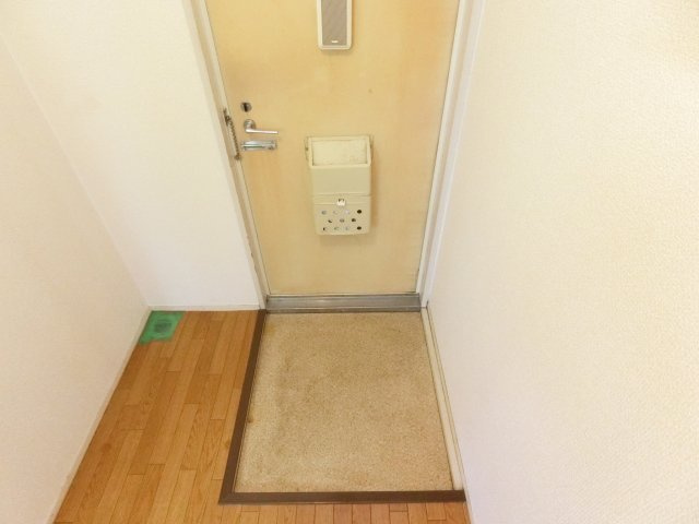 置田ハイツの玄関