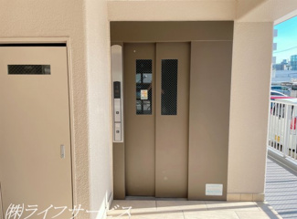 【エントランス】 | エレベーター