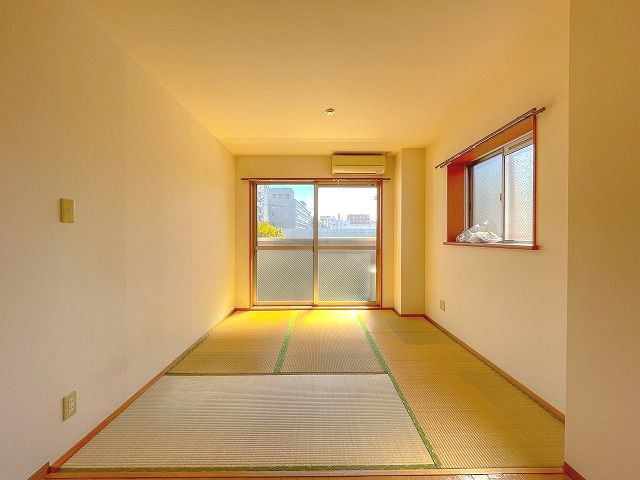 アヴニールの和室|柔らかい畳が心地よい和室
※反転の場合がございます。