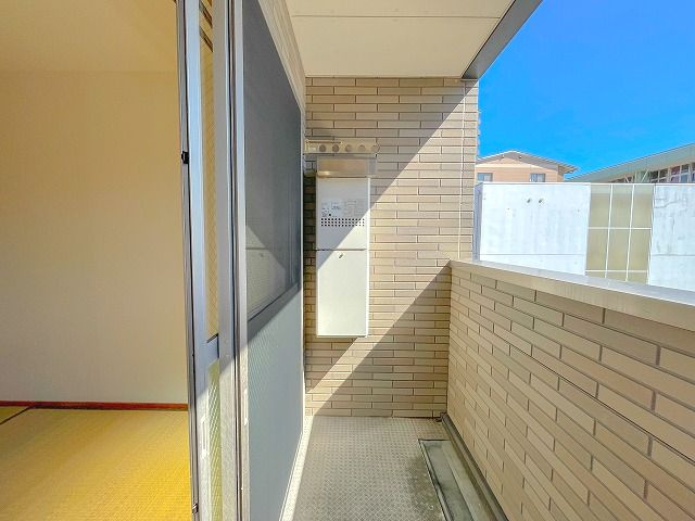 アヴニールのバルコニー|バルコニーからの眺めを楽しみながら食事をしませんか
※反転の場合がございます。