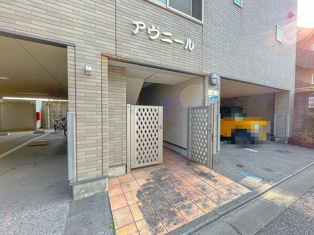 アヴニールのエントランス|毎日通るエントランスはこのようになっています