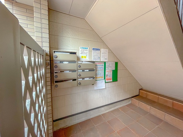 アヴニールのロビー|ゆとりのあるロビーです