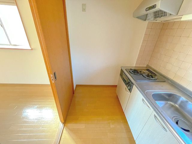 アヴニールの内装|明るい室内です
※反転の場合がございます。