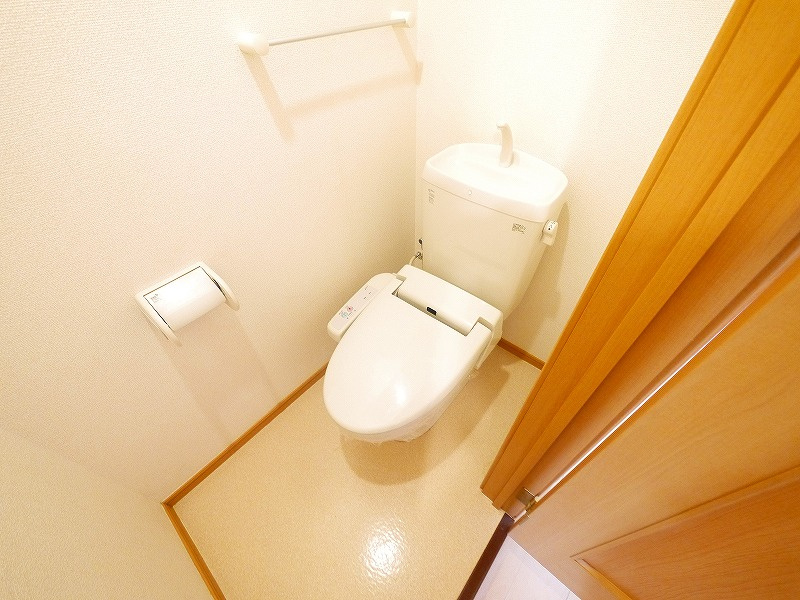 エクセルコートBのトイレ|清潔感のあるトイレです