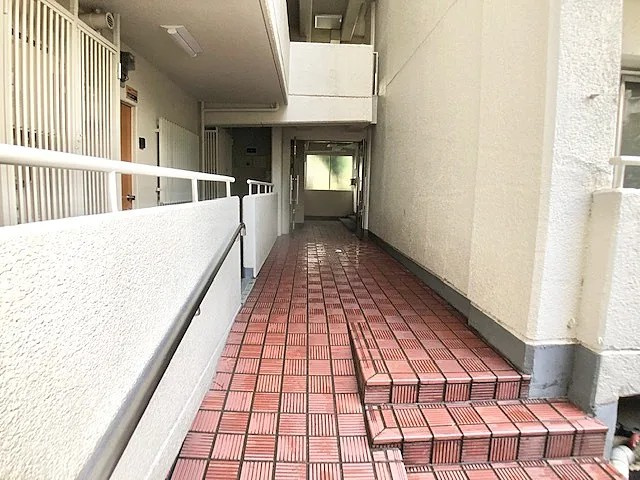 サンハイツ本山のロビー