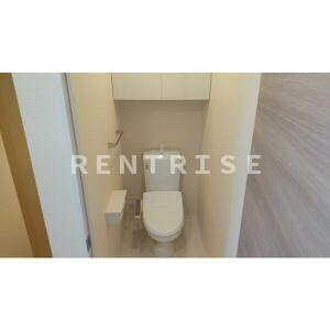 ウィスタリアのバルコニー