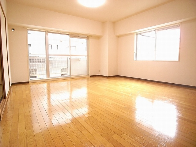 【居間・リビング】 | イーストマンション