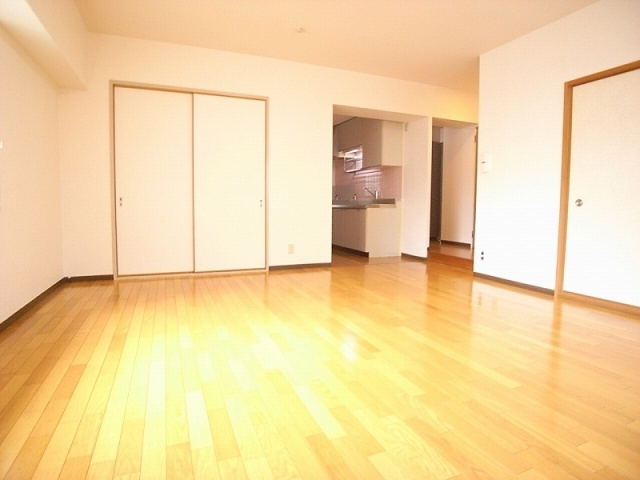 【居間・リビング】 | イーストマンション