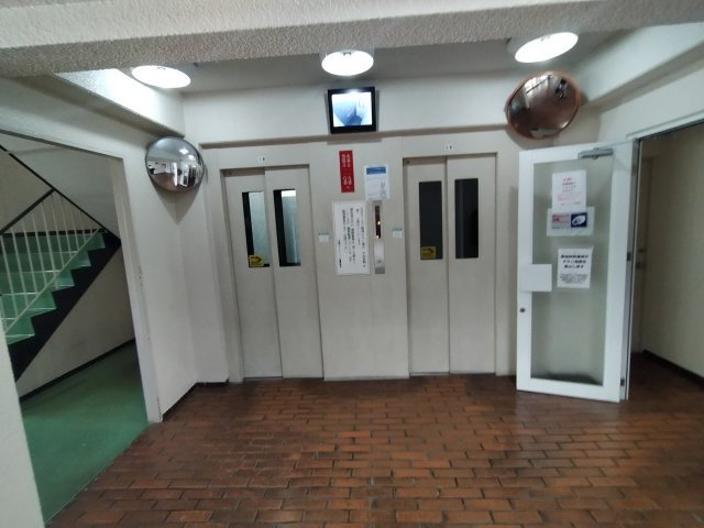 今福グランドハイツのその他共用部分|エレベーターは2基あるので、朝の混雑時もスムーズです。