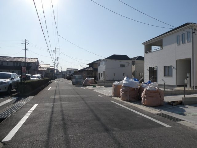 高浜市神明町第4新築分譲住宅　15号棟の前面道路含む現地写真|高浜市神明町第4新築分譲住宅9～20号棟前面道路写真です。