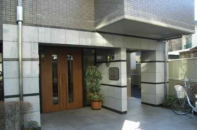 エス・バイ・エルマンション信濃町のエントランス|エス・バイ・エルマンション信濃町