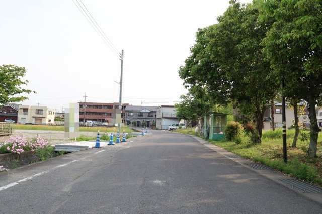 野洲市比留田　1号地　売土地の前面道路含む現地写真