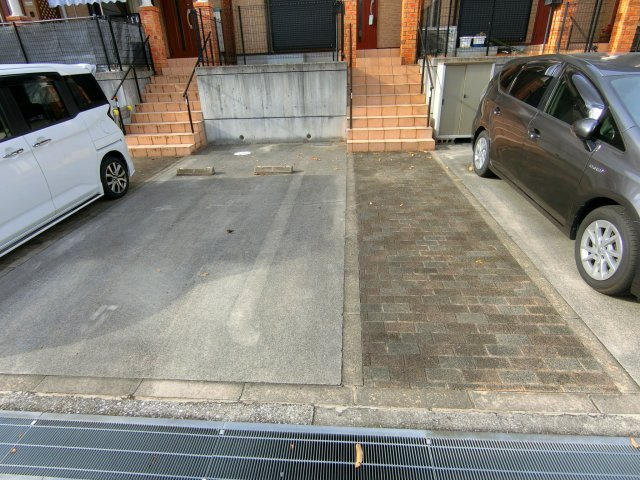 ラ・アズールの駐車場