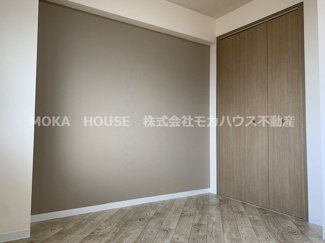 【洋室】 | コージーコートM | アクセントクロスの洋室です！