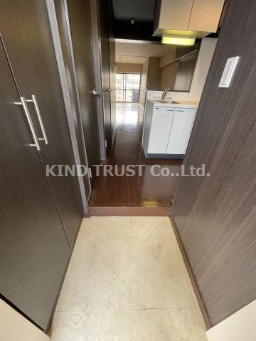 サクシード南森町の玄関