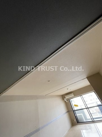 サクシード南森町の内装|カーテンで仕切り1LDKとして使用することもできます