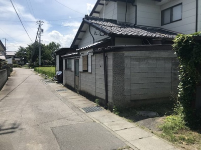【前面道路含む現地写真】 | 佐久市平賀新町中古住宅 | 東側公道