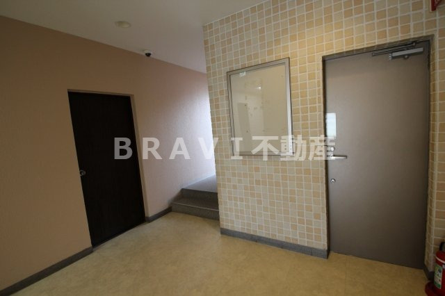 カーサセレノ　BRAVI不動産のロビー|【カーサセレノ】落ち着いたロビーです