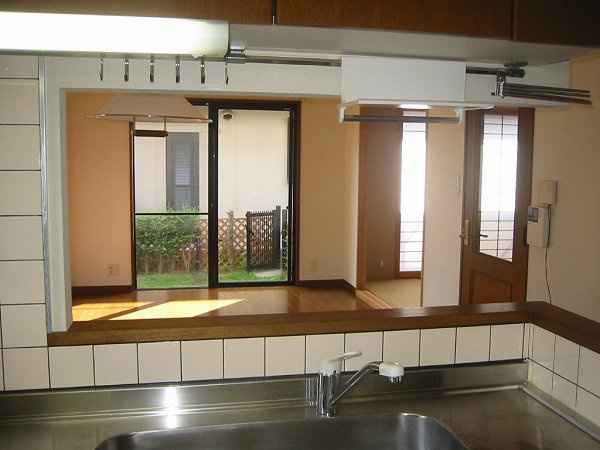彦根市西今町の一戸建てのキッチン
