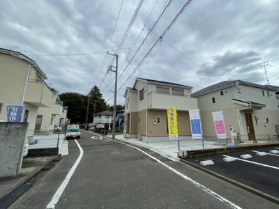 【前面道路含む現地写真】 | 仲介手数料無料　府中市緑町２丁目新築戸建て３棟　１号棟