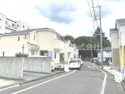 【前面道路含む現地写真】 | 仲介手数料無料　府中市緑町２丁目新築戸建て４棟　4号棟
