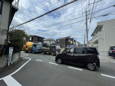 【前面道路含む現地写真】 | 多摩市一之宮4丁目新築戸建て2棟（残り1棟）2号棟