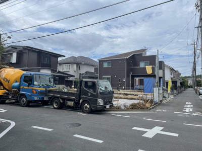 【前面道路含む現地写真】 | 多摩市一之宮4丁目新築戸建て2棟（残り1棟）2号棟
