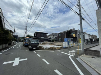 【前面道路含む現地写真】