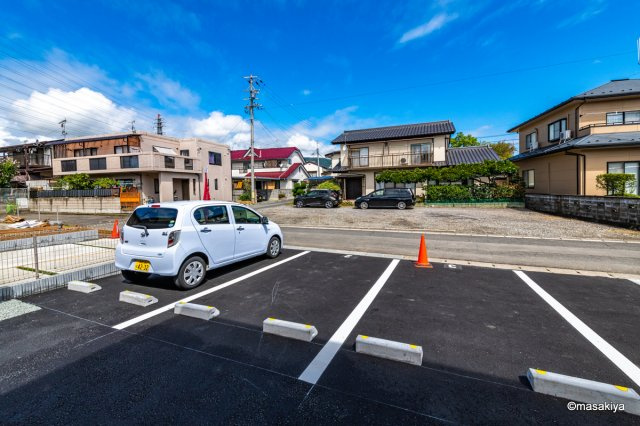 グラシューズの駐車場