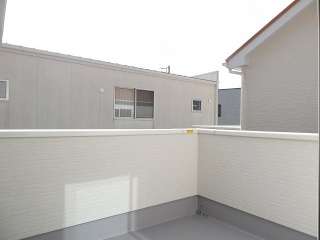 碧南市若松町21-1期新築分譲住宅　2号棟の展望|広々としたバルコニーです