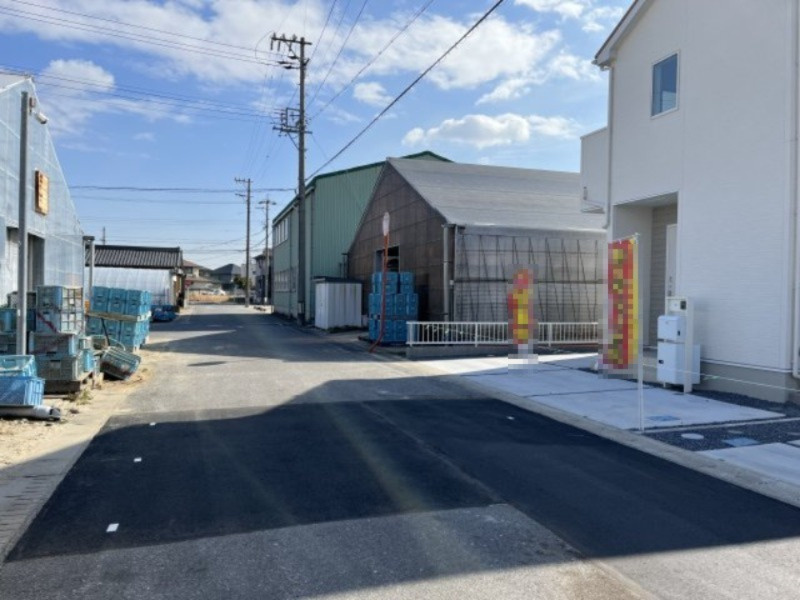 碧南市若松町21-1期新築分譲住宅　2号棟の前面道路含む現地写真|碧南市若松町21-1期新築分譲住宅前面道路は北側公道約6.0ｍです