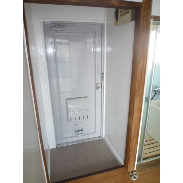 久留米市瀬下町のハイツの玄関|きれいな玄関です