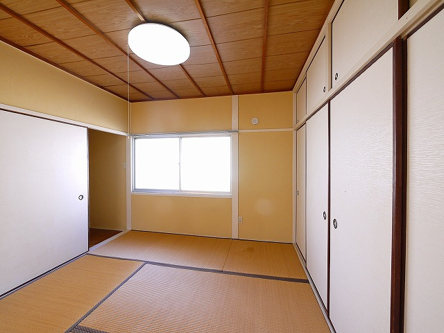 大西貸家の和室|和室がひろがる居住スペース
